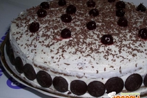 Шаг 5: Сверху можно украсить шоколадной глазурью.