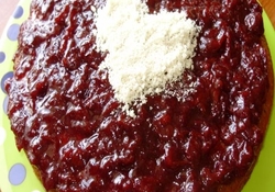 Рецепт: Вишневый тортик с джемом из квиттина