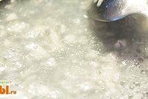 Шаг 5: В отдельную емкость, например сковороду, …