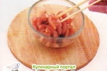 Шаг 1: Свинину нарезать тонкими узкими брусочками, …