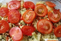 Шаг 2: Болгарский перец очищаем от семян, …