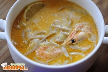 Шаг 4: Можно выкладывать в тарелочку. Кусочек …