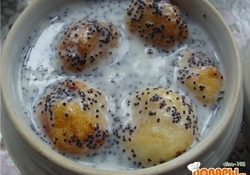 Рецепт: Сырники в маковом соусе