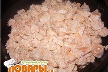 Шаг 1: Филе семки режем на небольшие …