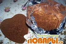 Шаг 1: Выпекаем корж для торта. Шоколад …