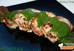 Медальоны из свинины с травяным соусом