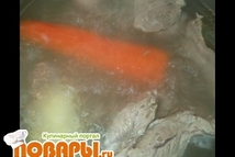 Шаг 2: Промываем кусок баранины и ставим …