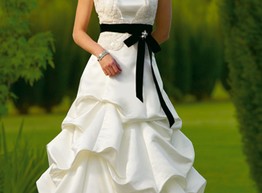 Когда свадебное платье измеряется… килограммами