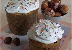 Рецепт: Шафрановый кулич с марципаном