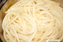 Шаг 1: Отварить макароны.