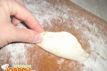 Шаг 4: защипываем сначала одну сторону, затем …