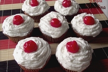 Шаг 2: Выложить тесто в формочки, в …