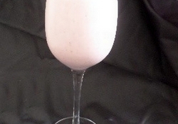 Рецепт: Батидо дэ фрэсас (Клубничное молоко)