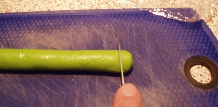 Шаг №2 МК Листочки от Larissa3