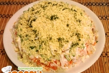 Шаг 3: Приступаем к послойной "сборке" салата. …