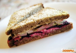 Рецепт: Бутерброд  «Селедка под шубой»