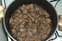 Шаг 2: Рис промываем, заливаем горячей водой …