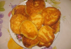 Сырники из творога с изюмом