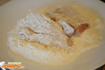 Шаг 2: Нагреть сковороду, добавить небольшое количество …