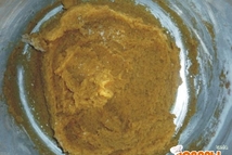 Шаг 4: Он получается очень нежный, липнет …