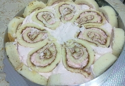 Йогурт клубничный