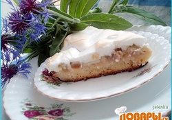 Рецепт: Пирог из ревеня с воздушным безе