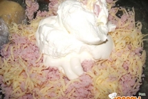 Шаг 4: Сыр и ветчину, майонез 2 …