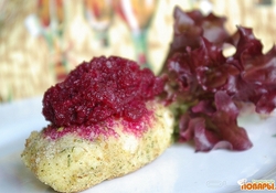 Рецепт: Пикантная закуска из свеклы