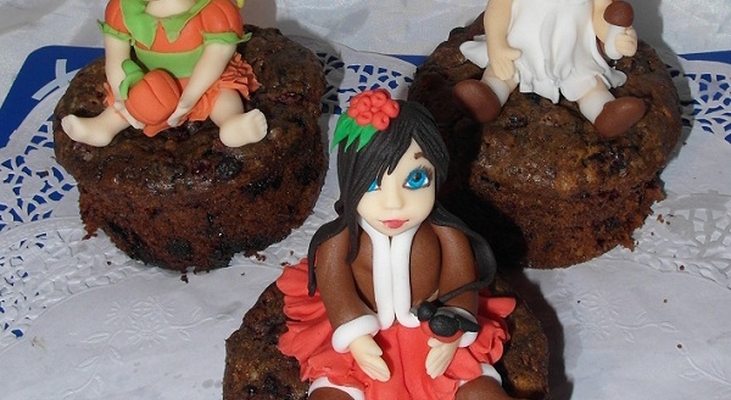 Маффины с ягодами и творожным кремом