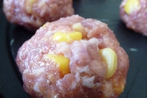 Шаг 1: В фарш добавить арахис, измельченный …