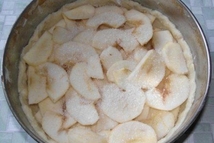 Шаг 2: Яблоки очистить от кожуры и …