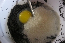 Шаг 5: В кастрюле вскипятить воду, всыпать …