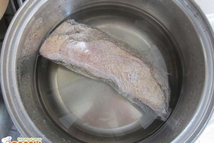 Шаг 6: Далее кусок мяса заворачиваем в …