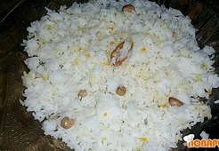 Плов с орехами и изюмом