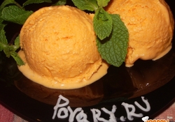 Рецепт: Сливочное тыквенное мороженое с шафраном