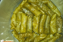 Шаг 6: Укладываем в широкую кастрюлю, предварительно …