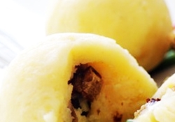 Рецепт: Полесские клецки с салом и розмарином