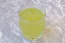 Шаг 4: Бульонный кубик растворить в стакане …