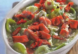 Рецепт: Гратен из форели и лука-порея с кокосовым молоком 