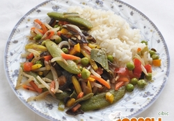 Рецепт: Овощи с черным чесноком и рисом