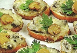 Рецепт: Хрустящие тосты с грибами