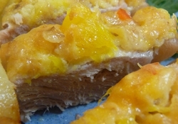 Рецепт: Свинина под фруктовым миксом