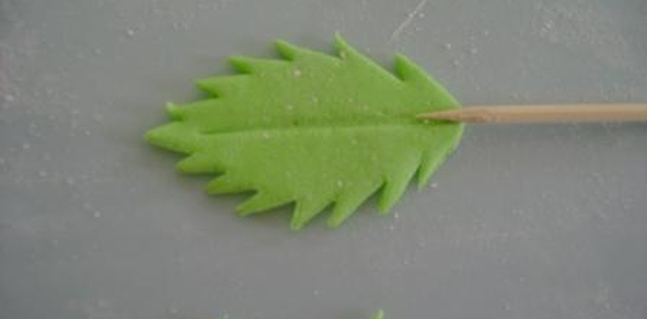 Шаг №11 МК ромашек и листочков от Annula