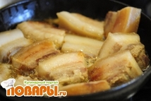 Шаг 1: Сало порезать аккуратными кусочками и …