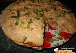 Рецепт: Блинный пирог с курицей, грибами и сыром