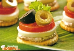 Канапе с паштетом