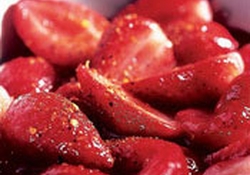 Рецепт: Клубничка с перчиком