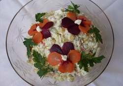 Рецепт:  Салат "Оливье" с крабовыми палочками