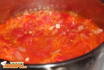 Шаг 3: Ставим воду для рисовой лапши. …