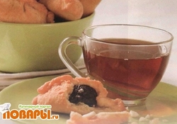 Рецепт: Пирожки с черносливом и миндалем